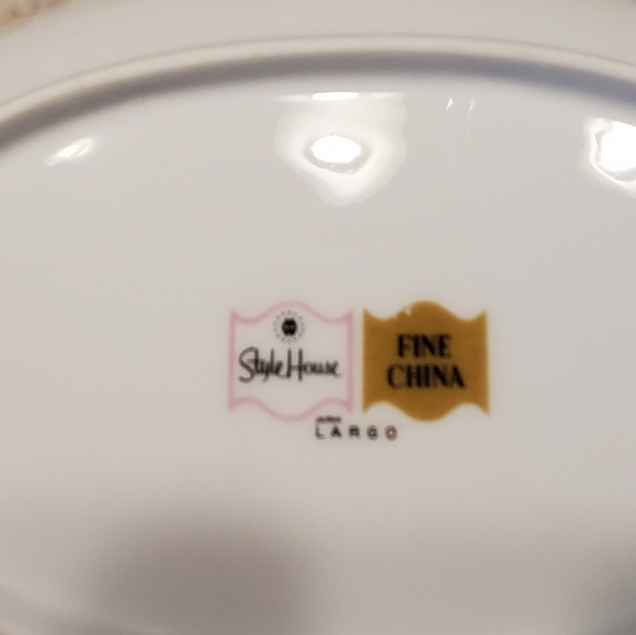 Style House Serving Bowl - Picture 3 of 3